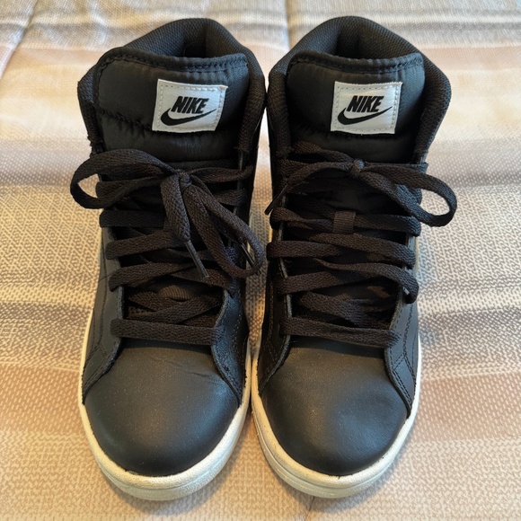 Nike Court Royale (women’s size 6.5) - Picture 1 of 4
